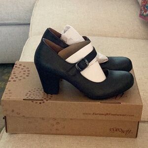 Women's Black Mary Jane Heels